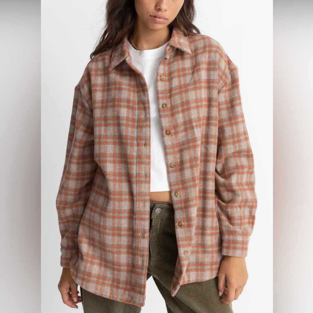 Rhythm plaid flannel button down the front shirt. Size small.